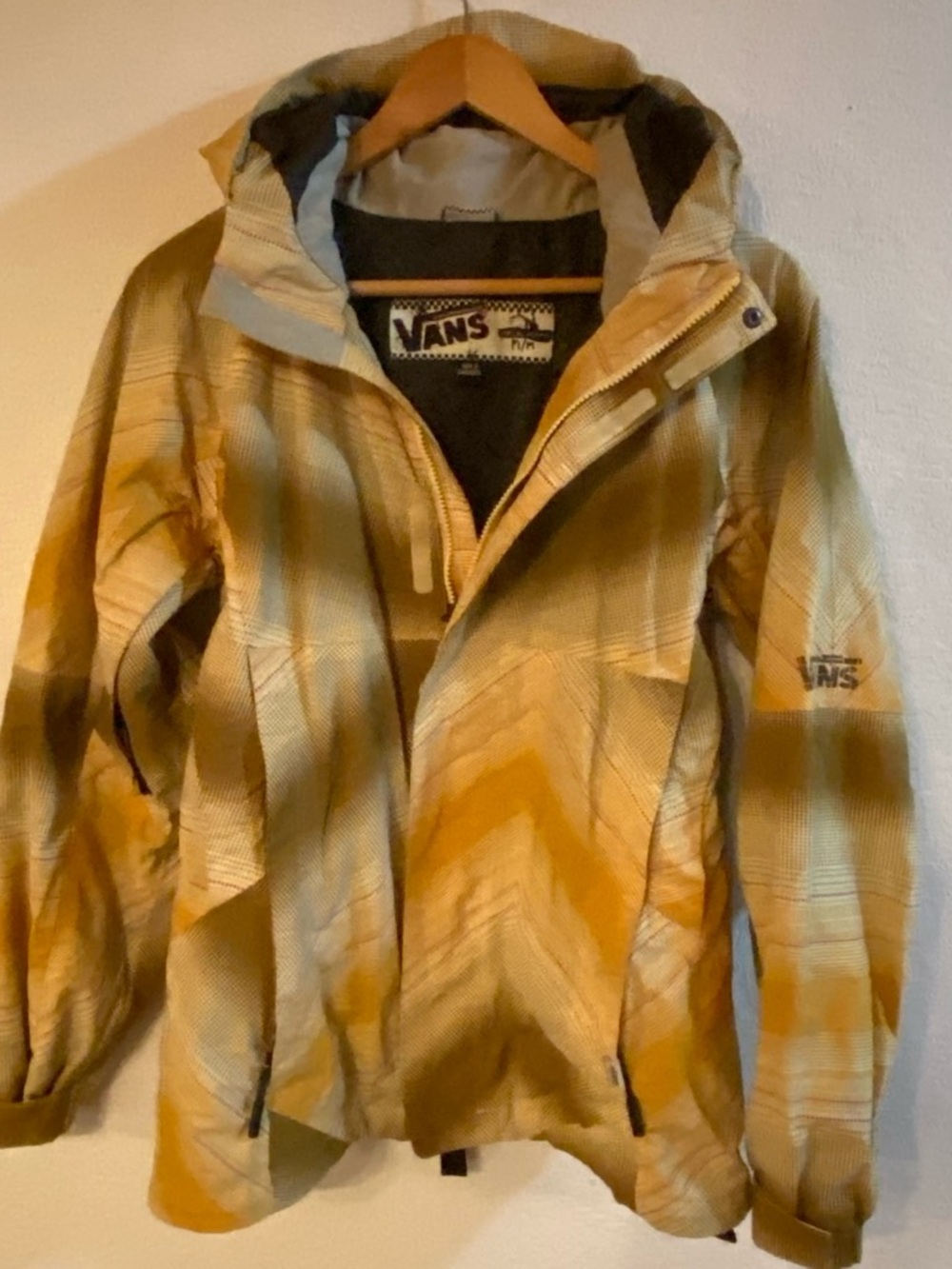 Vans Vintage Yellow Tan Plaid/Chevron pattern Snowboarding/Ski Jacket with Hood
